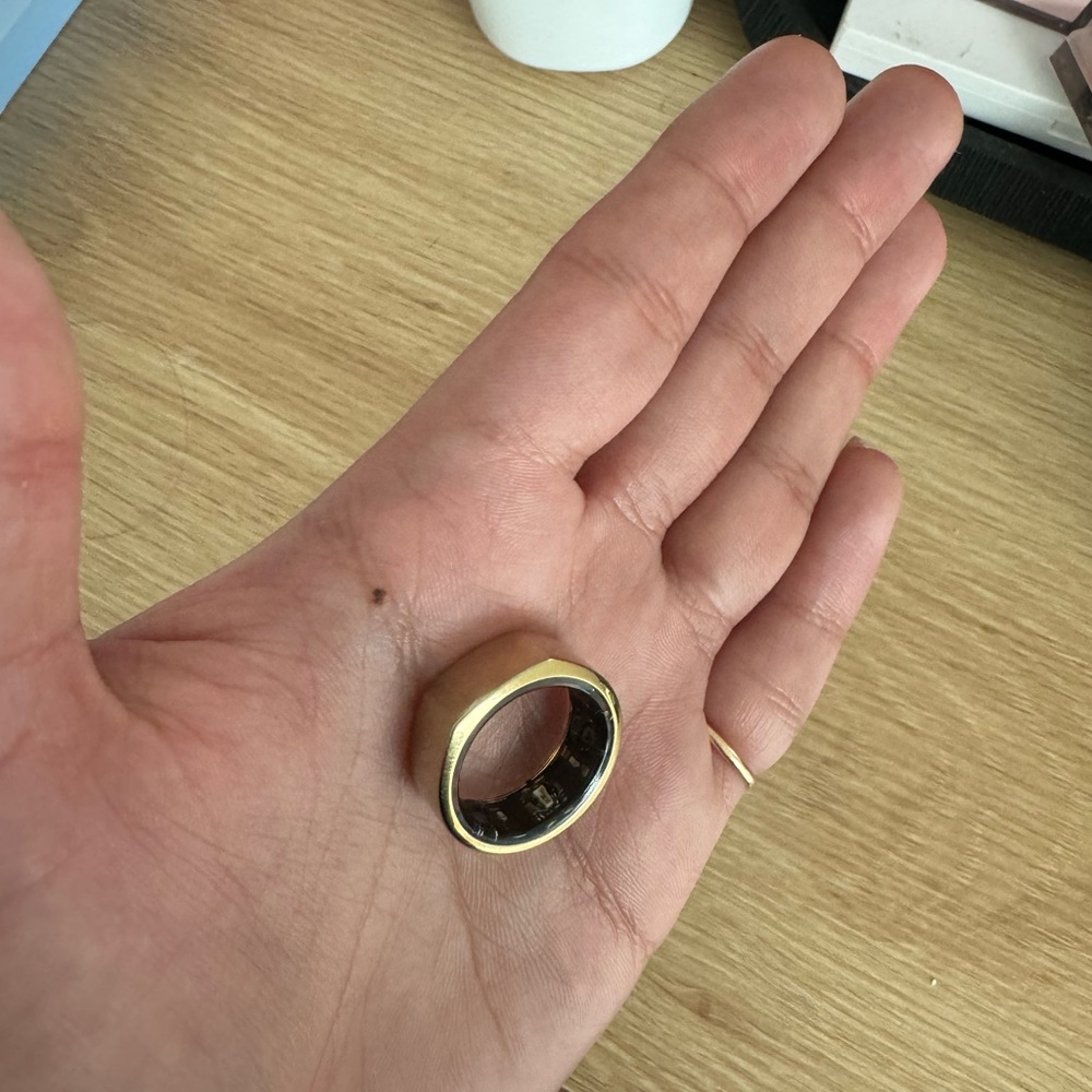LIKE NEW OURA RING WITH CHARGER